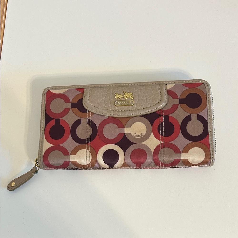 Coach Circle Pattern Wallet